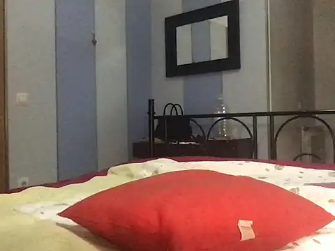 paula19800 online show from 09/29/25, 08:13