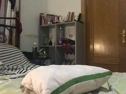 paula19800 online show from 10/05/25, 12:14