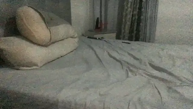 paula19800 online show from 10/29/25, 09:16