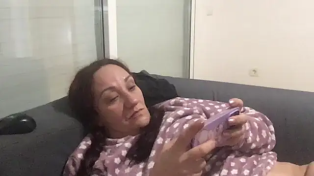 paula19800 online show from 11/10/25, 12:26