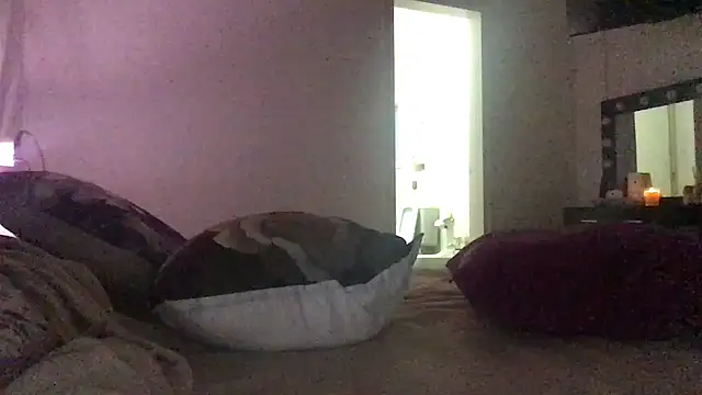 paula19800 online show from 12/14/25, 04:23