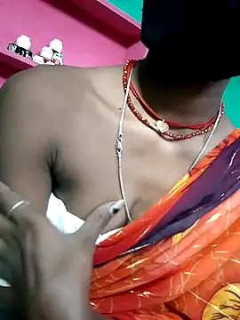 Snapshot of Cuty_kinjal chatting on 10/23/25, 10:47 Cuty kinjal online show from 10/23/25, 10:47