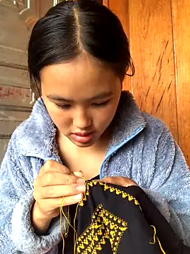 Mai lovely online show from 10/28/25, 01:53