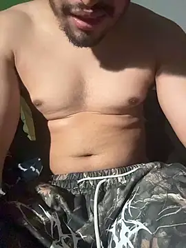 Snapshot of wwolfxxx chatting on 10/27/25, 08:46 wwolfxxx online show from 10/27/25, 08:46