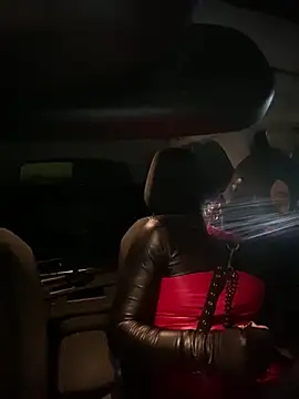 Snapshot of imslutforanyone chatting on 11/01/25, 03:52 imslutforanyone online show from 11/01/25, 03:52