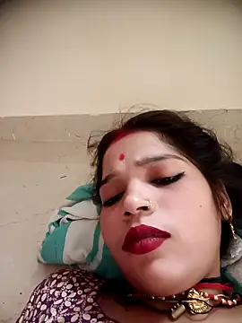 Snapshot of Mahek_love143 chatting on 06/01/26, 11:12 Mahek love143 online show from 06/01/26, 11:12