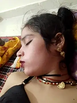 Snapshot of Mahek_love143 chatting on 06/16/26, 10:29 Mahek love143 online show from 06/16/26, 10:29