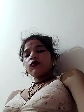 Snapshot of Mahek_love143 chatting on 06/17/26, 11:01 Mahek love143 online show from 06/17/26, 11:01