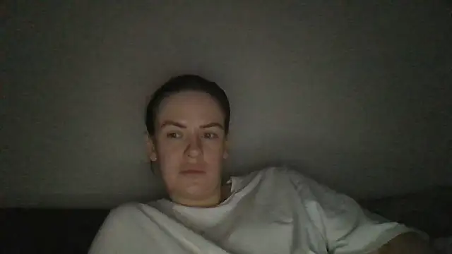 Snapshot of Veylonna chatting on 10/31/25, 06:42 Veylonna online show from 10/31/25, 06:42