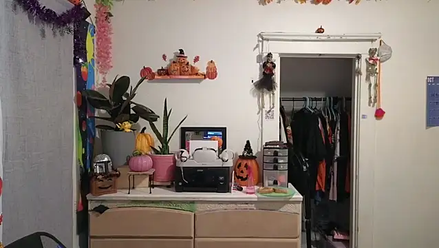 xofrankiefinexo online show from 10/10/25, 11:42