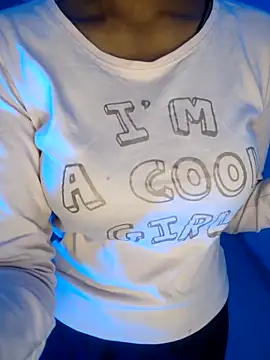 Snapshot of Nisha_queen675 chatting on 10/08/25, 06:55 Nisha queen675 online show from 10/08/25, 06:55