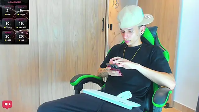 Skinny batman online show from 11/08/25, 04:01