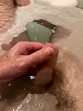 Snapshot of -will33 chatting on 10/20/25, 11:21 -will33 online show from 10/20/25, 11:21