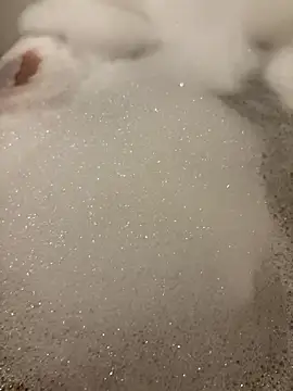 Snapshot of -will33 chatting on 10/23/25, 08:57 -will33 online show from 10/23/25, 08:57