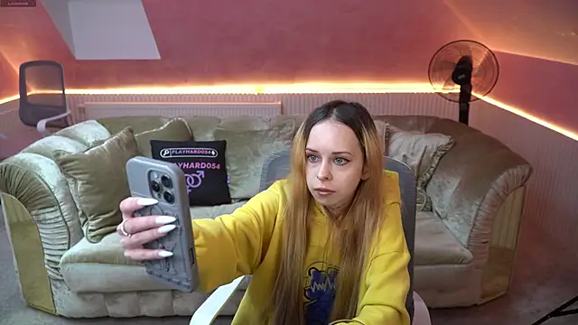 Snapshot of Luchi_Sun chatting on 11/27/25, 11:12 Luchi Sun online show from 11/27/25, 11:12