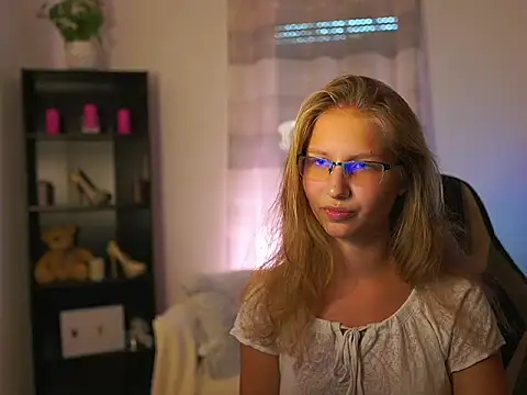 emmie murray online show from 09/26/25, 01:04