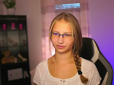 emmie murray online show from 09/28/25, 12:54