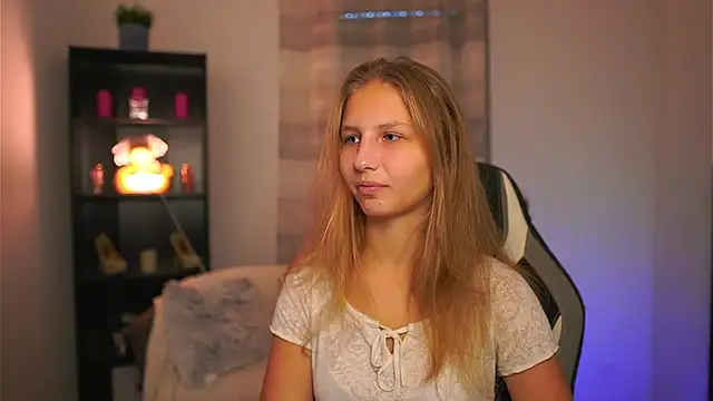 emmie murray online show from 11/16/25, 02:11