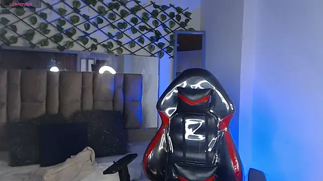 Snapshot of samycollens chatting on 10/18/25, 12:06 samycollens online show from 10/18/25, 12:06