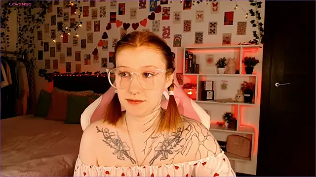 Ayla Hicks online show from 09/29/25, 03:11