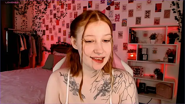 Ayla Hicks online show from 10/01/25, 03:12