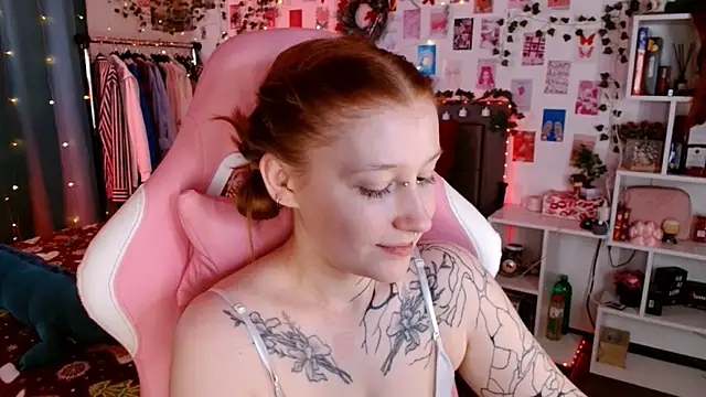 Ayla Hicks online show from 12/13/25, 08:58