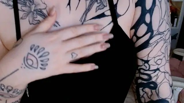 Snapshot of Ayla_Hicks chatting on 05/02/26, 03:11 Ayla Hicks online show from 05/02/26, 03:11