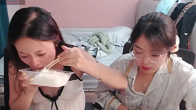 redrose520 online show from 10/10/25, 12:04