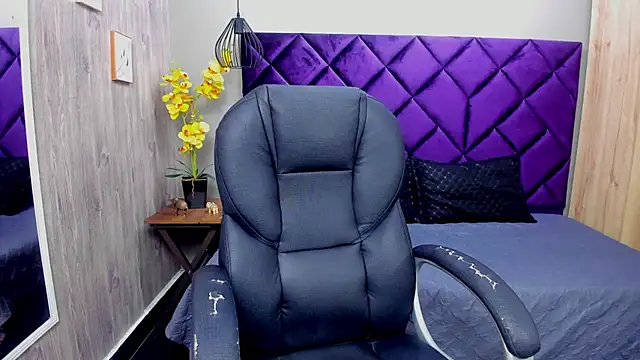 ChloeCampbell03 online show from 09/26/25, 01:04