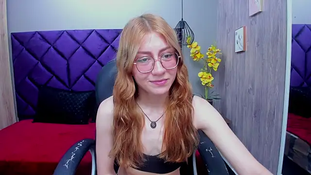 ChloeCampbell03 online show from 10/07/25, 12:57