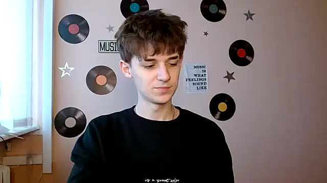 Hoot Dude  online show from 11/11/25, 01:44