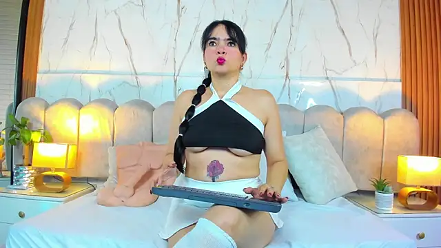 Samantha Fiire online show from 07/06/26, 12:13