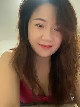 Snapshot of Momo-9988 chatting on 11/15/25, 12:56 Momo-9988 online show from 11/15/25, 12:56