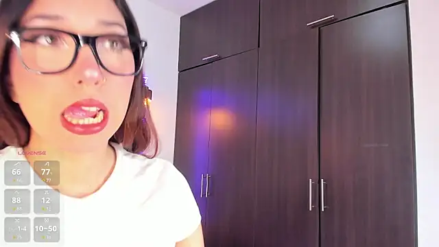 emily  walker online show from 10/05/25, 02:54