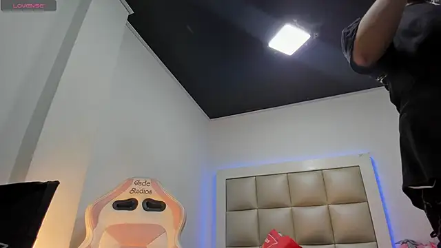 Vany and juliana online show from 09/26/25, 11:58