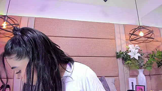 AriaBelles online show from 10/27/25, 07:29