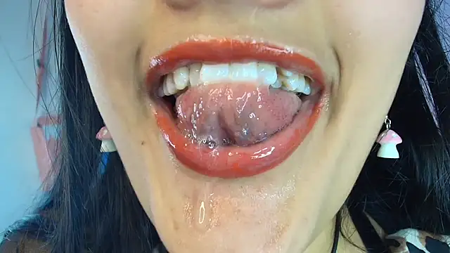 Snapshot of Hinata_21_ chatting on 10/16/25, 06:42 Hinata 21  online show from 10/16/25, 06:42