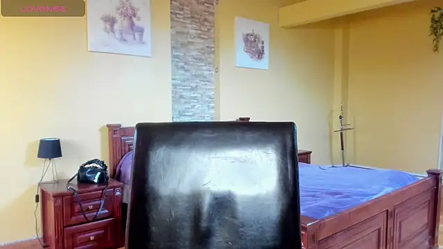 Snapshot of Malibu_J chatting on 11/14/25, 08:24 Malibu J online show from 11/14/25, 08:24