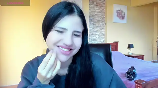 Snapshot of Malibu_J chatting on 11/18/25, 08:30 Malibu J online show from 11/18/25, 08:30