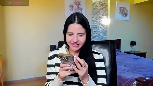 Snapshot of Malibu_J chatting on 11/19/25, 09:42 Malibu J online show from 11/19/25, 09:42