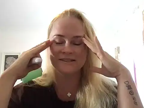 Snapshot of Sweet-TessaXX chatting on 02/17/26, 05:37 Sweet-TessaXX online show from 02/17/26, 05:37