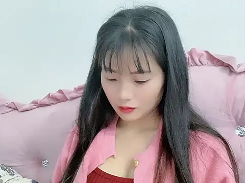 Snapshot of Lie_liee chatting on 11/15/25, 08:16 Lie liee online show from 11/15/25, 08:16