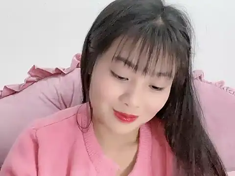 Snapshot of Lie_liee chatting on 11/17/25, 01:06 Lie liee online show from 11/17/25, 01:06