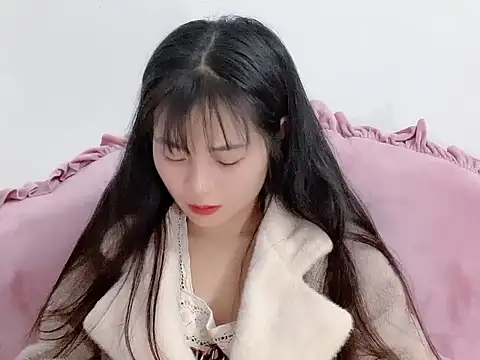 Snapshot of Lie_liee chatting on 11/20/25, 09:25 Lie liee online show from 11/20/25, 09:25