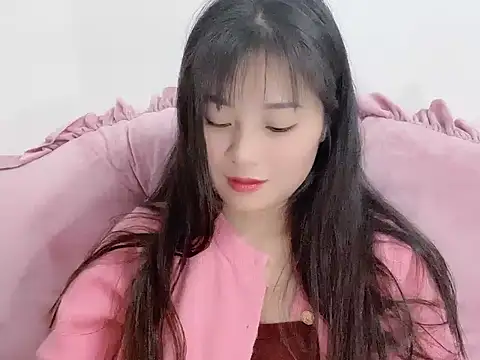 Snapshot of Lie_liee chatting on 12/04/25, 01:31 Lie liee online show from 12/04/25, 01:31