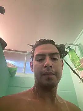 Snapshot of juanjR11 chatting on 09/25/25, 02:10 juanjR11 online show from 09/25/25, 02:10