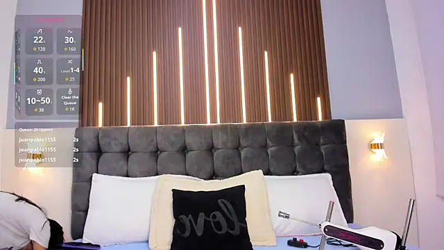 Nathaly  Rosse online show from 10/18/25, 03:53