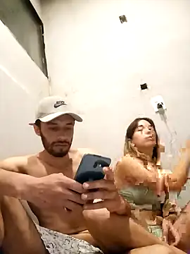 Snapshot of Valentino2325 chatting on 09/24/25, 12:36 Valentino2325 online show from 09/24/25, 12:36