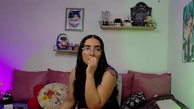 LucyDerby online show from 11/22/25, 01:48