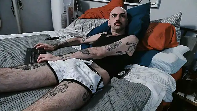 Snapshot of hungbot chatting on 10/07/25, 06:21 hungbot online show from 10/07/25, 06:21